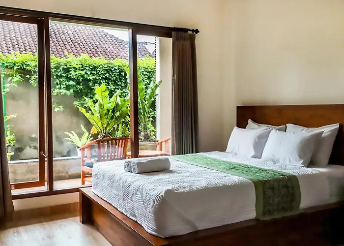 Stylish Hotel-style Near Pool In Gasthof Ubud